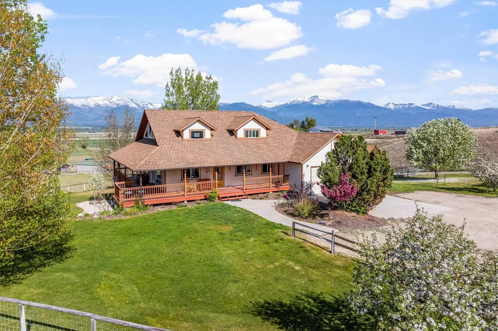 1892 Sutherland Lane Corvallis MT 59828