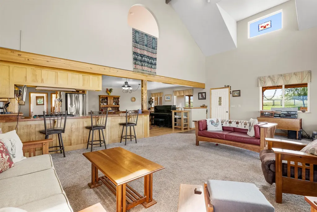 1892 Sutherland Lane Corvallis MT 59828