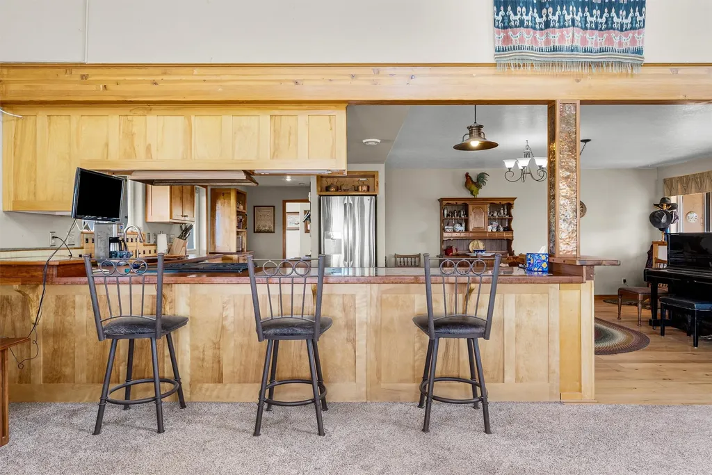 1892 Sutherland Lane Corvallis MT 59828