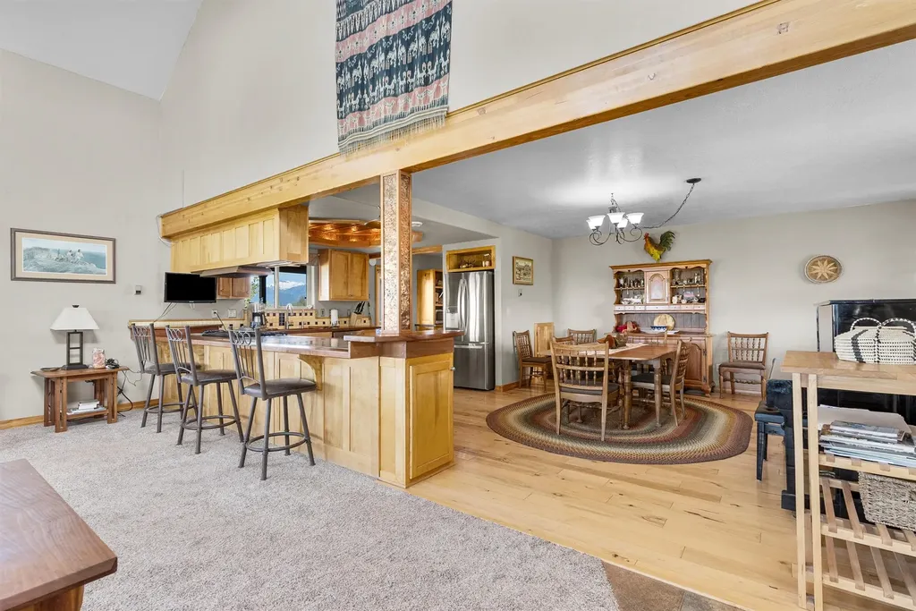 1892 Sutherland Lane Corvallis MT 59828