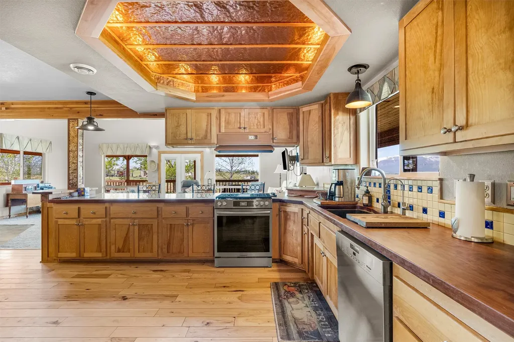 1892 Sutherland Lane Corvallis MT 59828