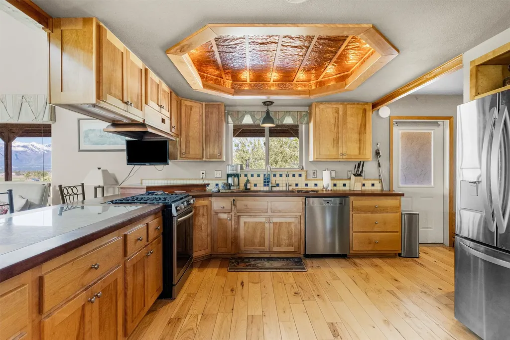 1892 Sutherland Lane Corvallis MT 59828