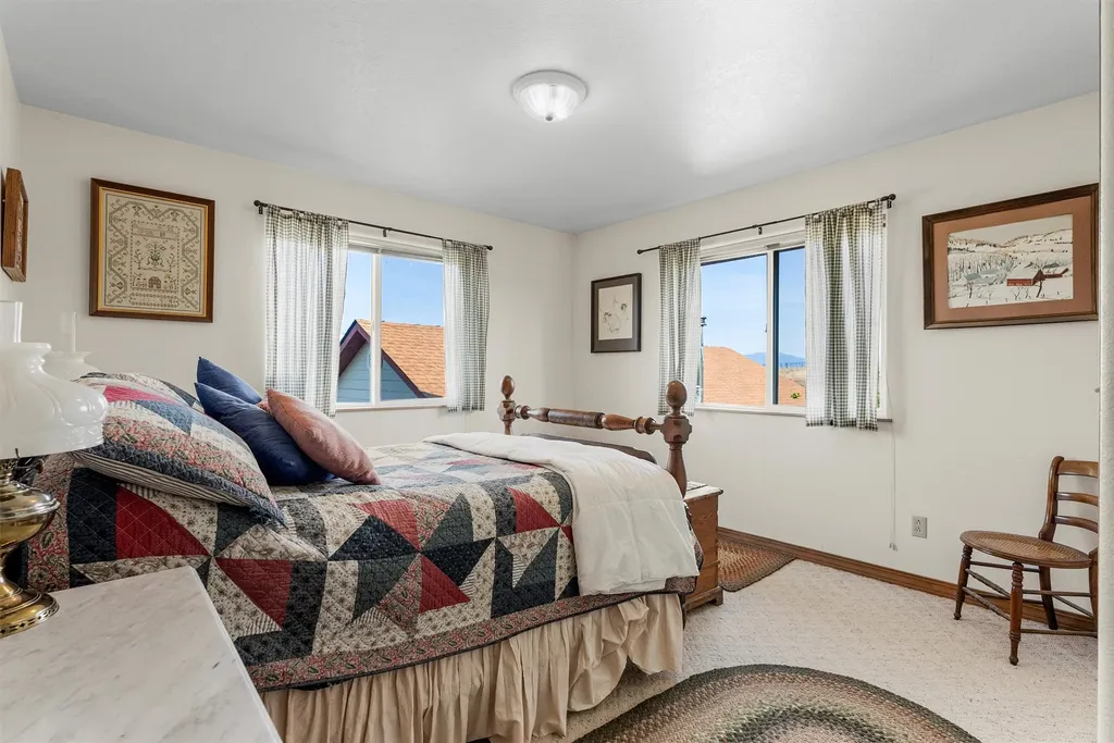 1892 Sutherland Lane Corvallis MT 59828