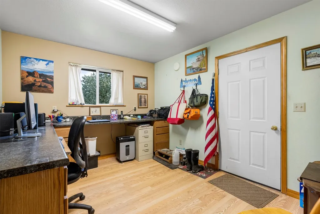 1892 Sutherland Lane Corvallis MT 59828