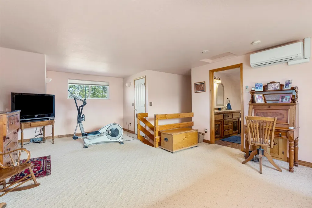 1892 Sutherland Lane Corvallis MT 59828