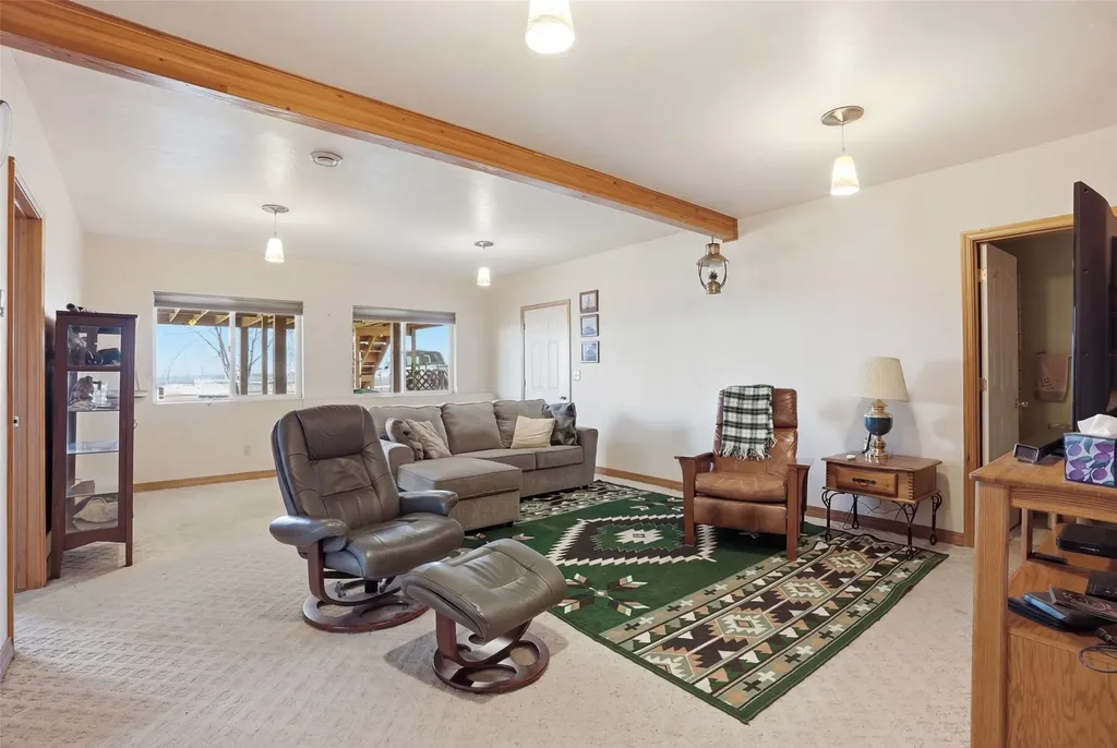 1892 Sutherland Lane Corvallis MT 59828