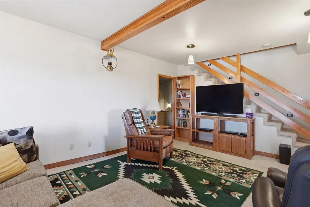 1892 Sutherland Lane Corvallis MT 59828
