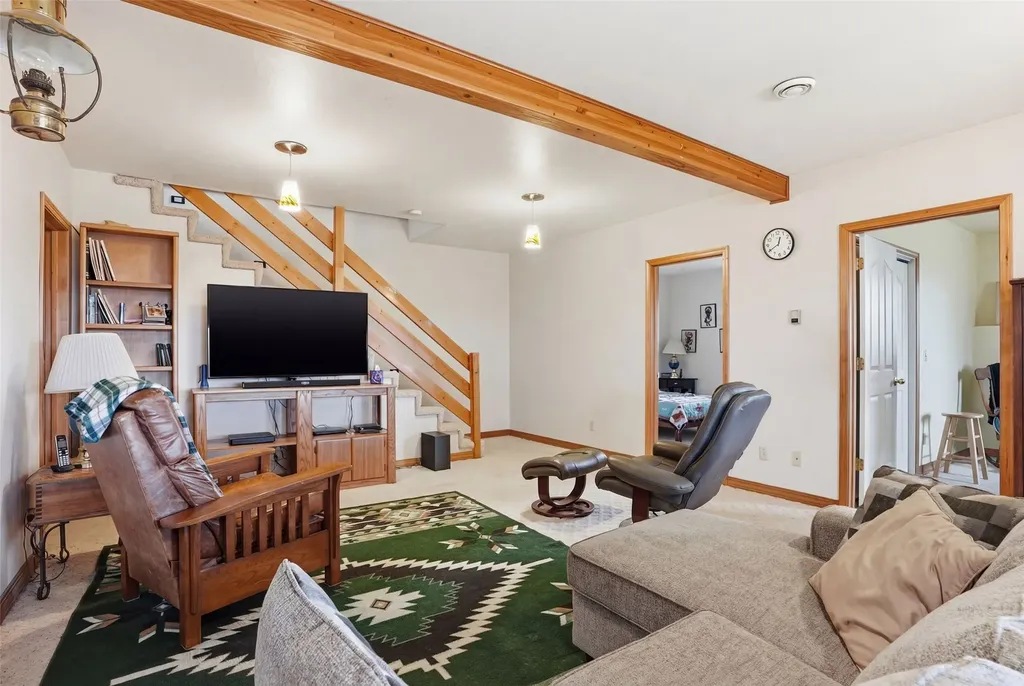 1892 Sutherland Lane Corvallis MT 59828