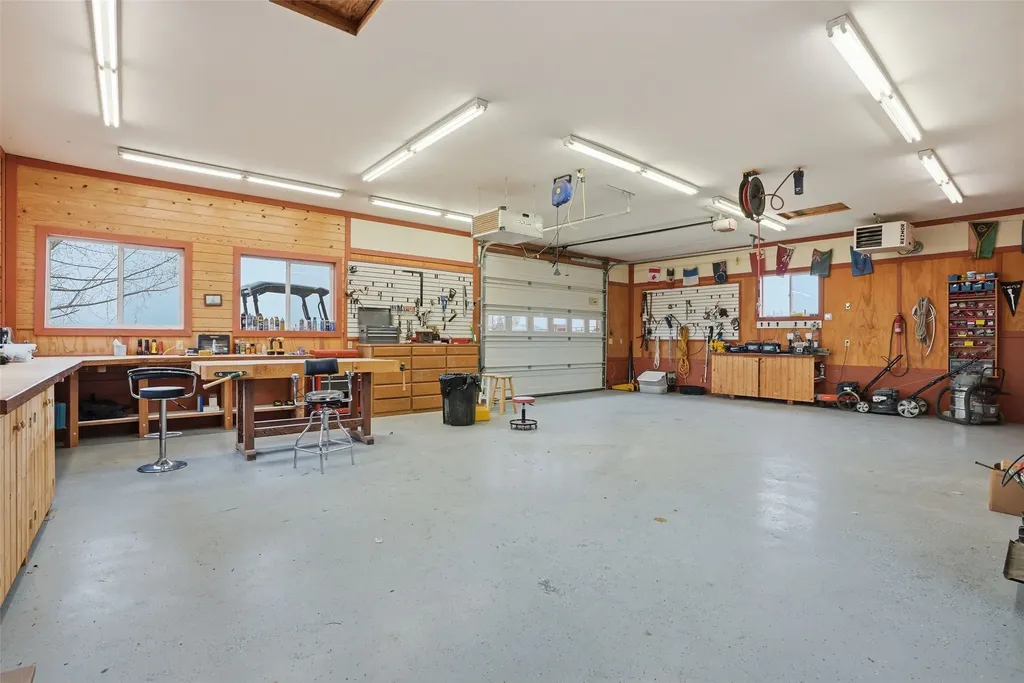 1892 Sutherland Lane Corvallis MT 59828