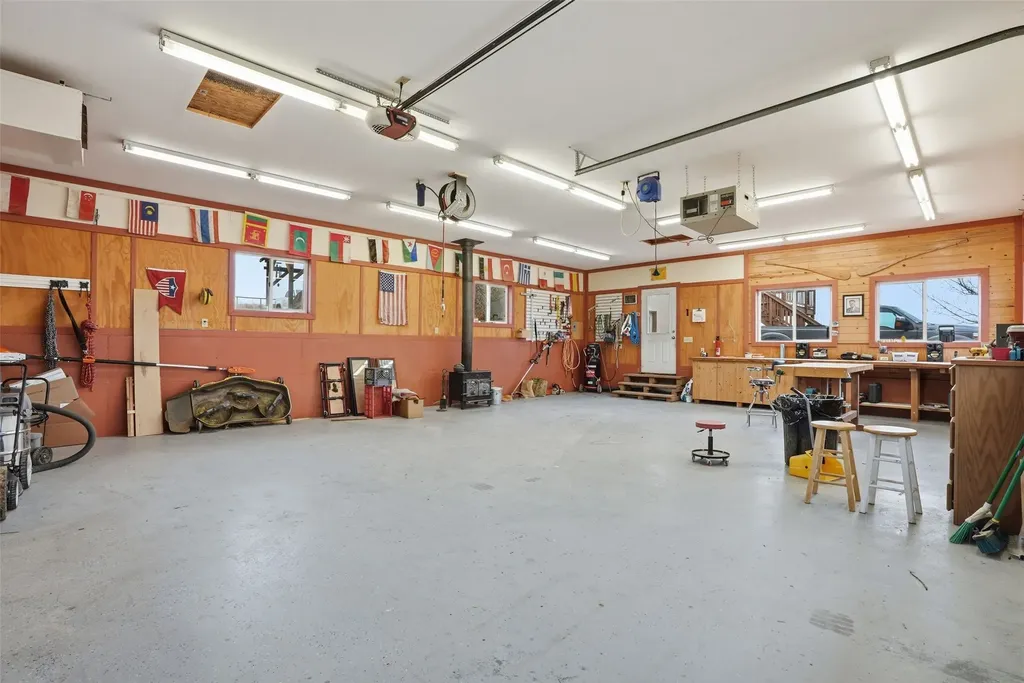 1892 Sutherland Lane Corvallis MT 59828