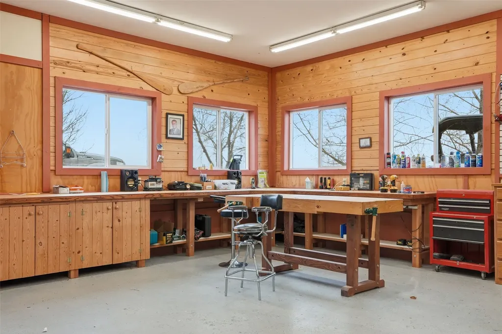 1892 Sutherland Lane Corvallis MT 59828