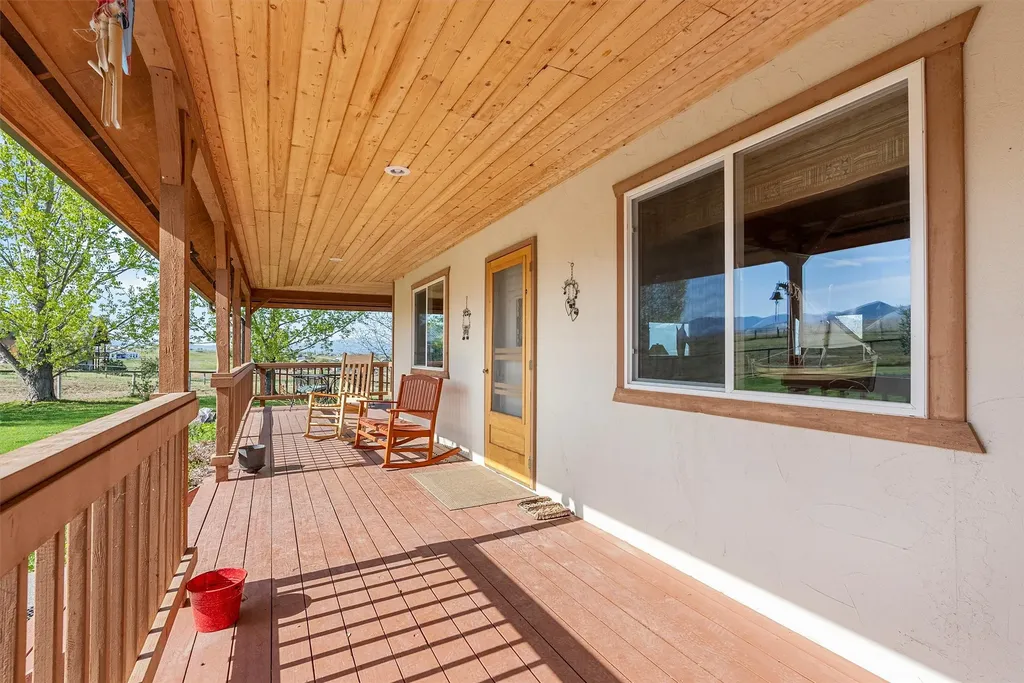 1892 Sutherland Lane Corvallis MT 59828