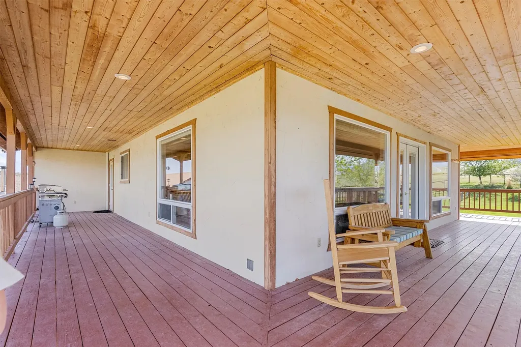 1892 Sutherland Lane Corvallis MT 59828