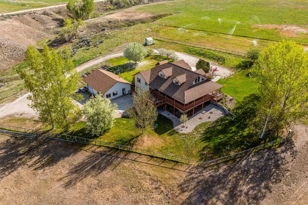 1892 Sutherland Lane Corvallis MT 59828