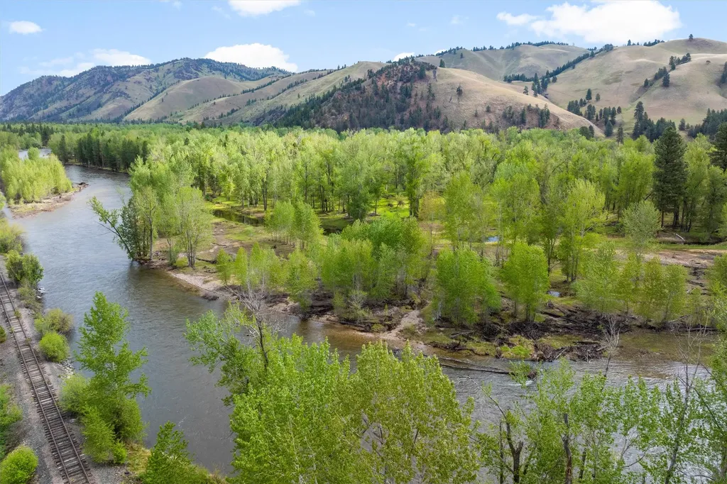 3063 Us Highway 93 Darby MT 59829