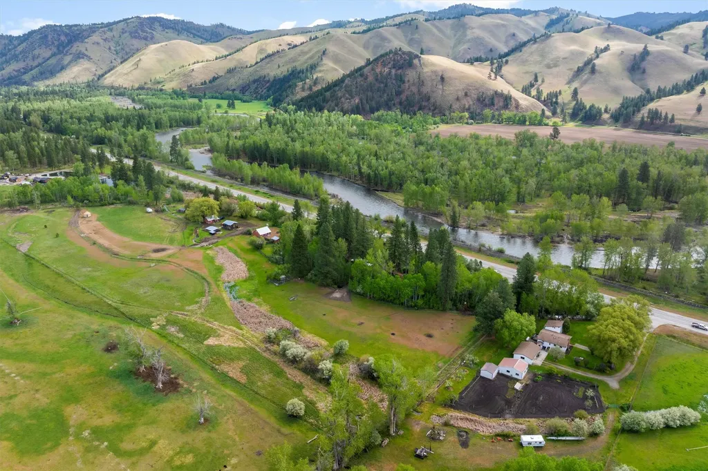 3063 Us Highway 93 Darby MT 59829
