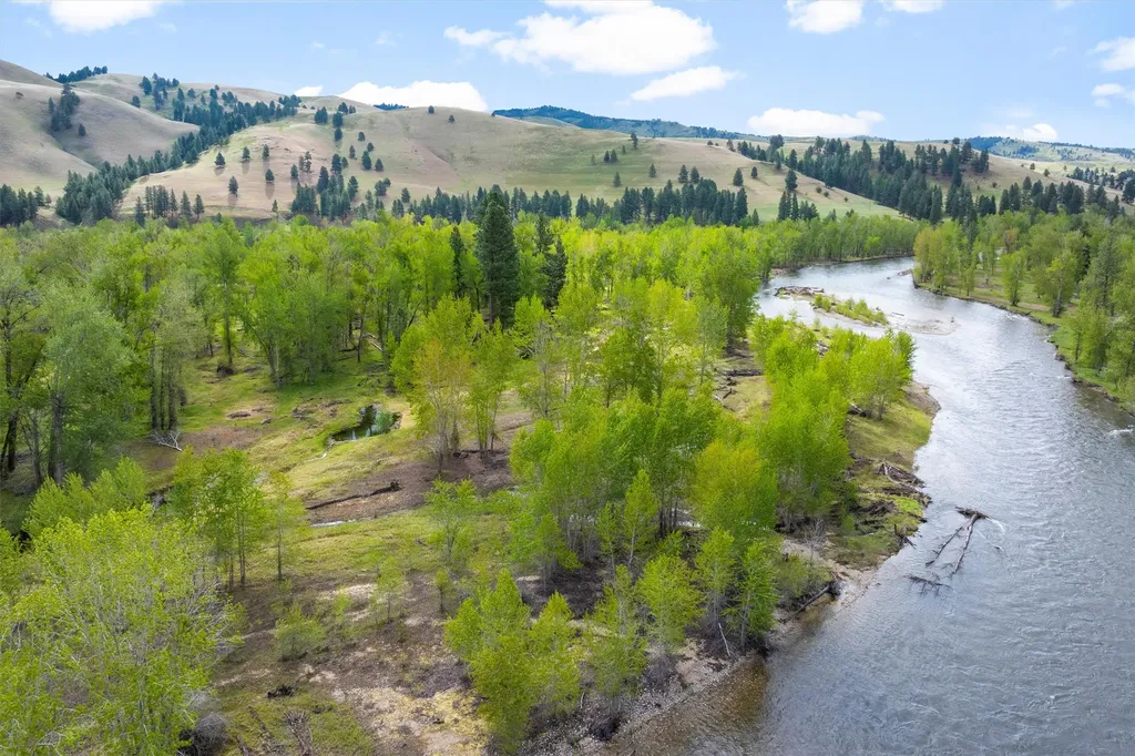 3063 Us Highway 93 Darby MT 59829