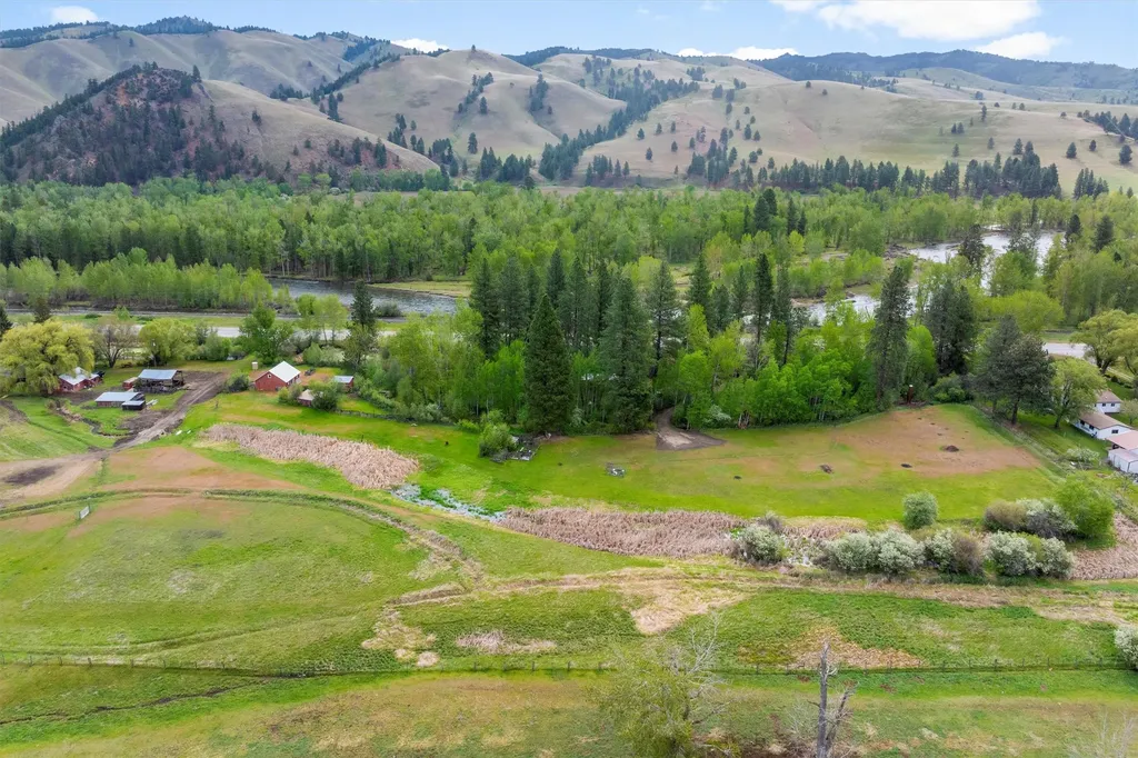 3063 Us Highway 93 Darby MT 59829