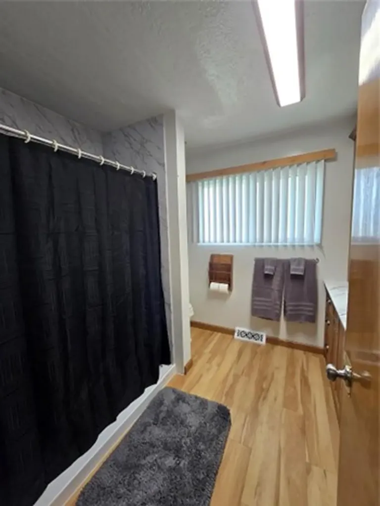 615 6th Avenue E Gildford MT 59525