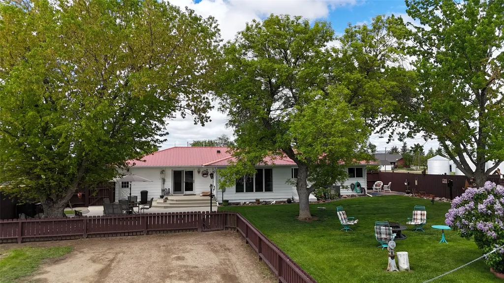 615 6th Avenue E Gildford MT 59525