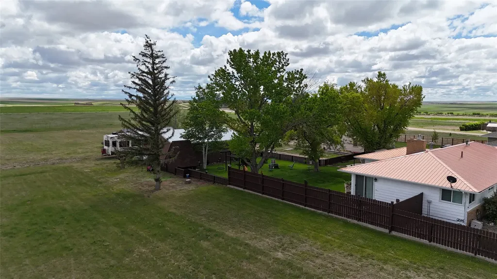 615 6th Avenue E Gildford MT 59525