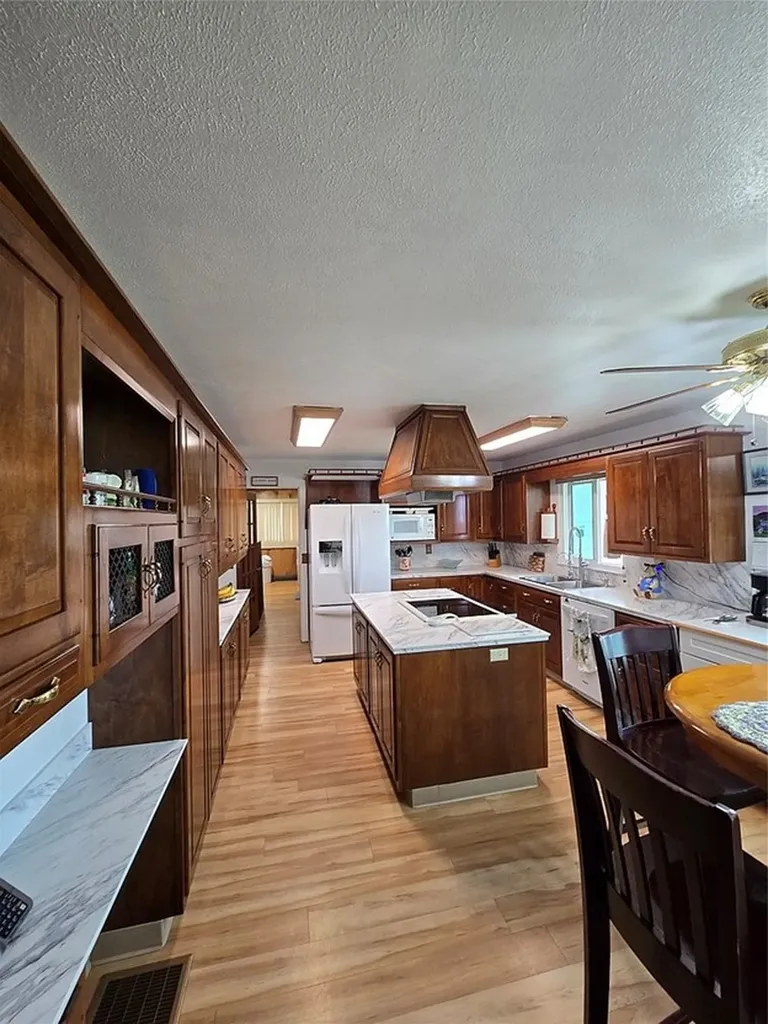 615 6th Avenue E Gildford MT 59525