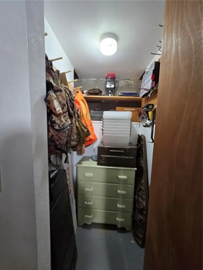615 6th Avenue E Gildford MT 59525