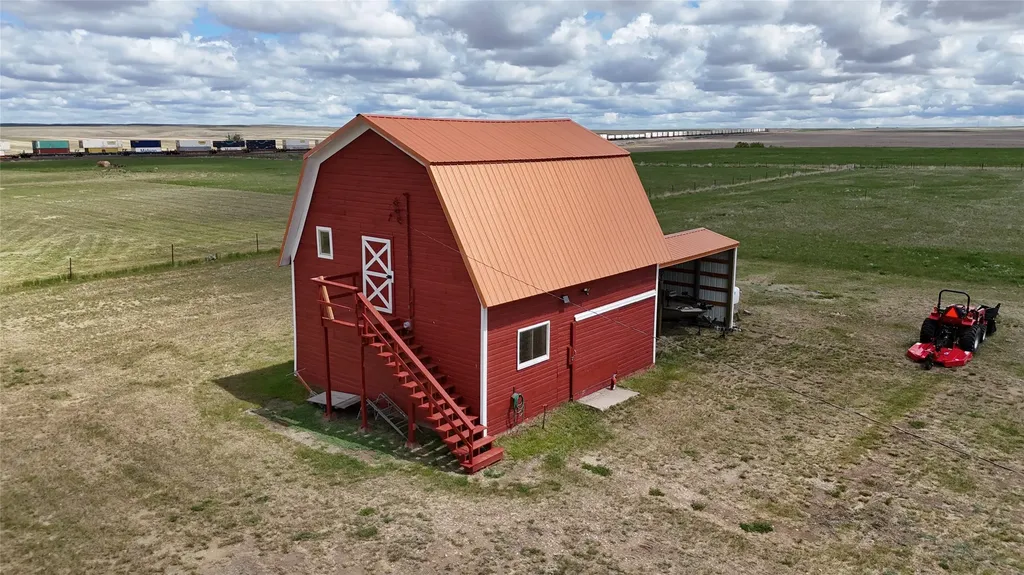 615 6th Avenue E Gildford MT 59525