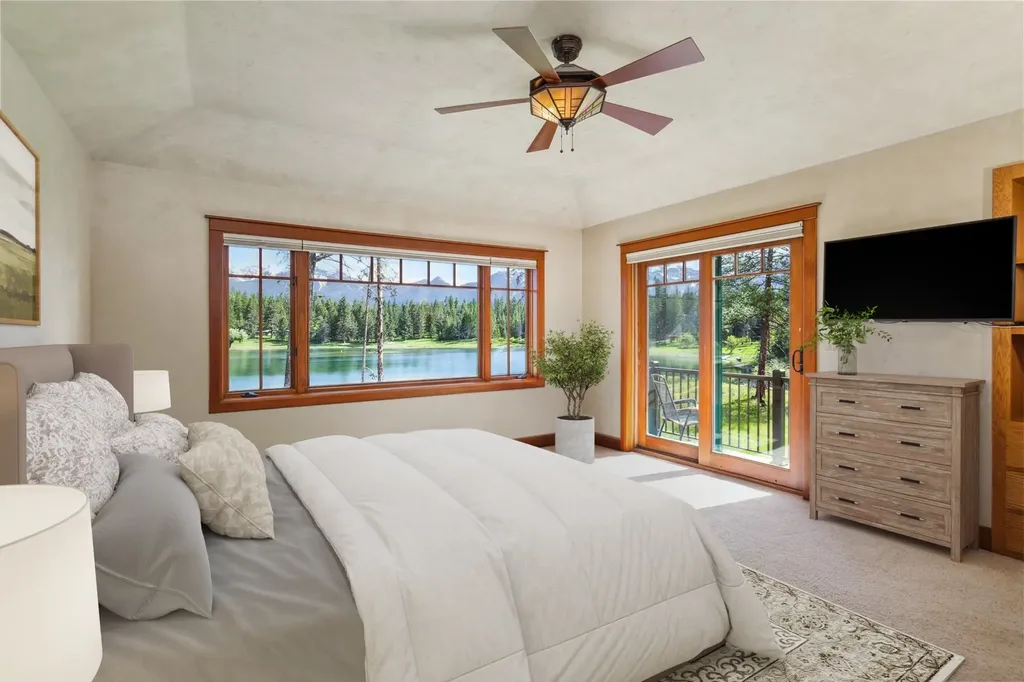 1029/1035 Lake Of The Woods Lane Bigfork MT 59911