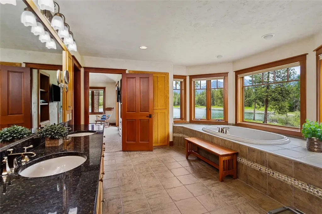 1029/1035 Lake Of The Woods Lane Bigfork MT 59911