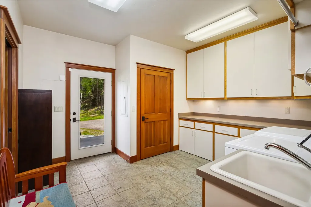 1029/1035 Lake Of The Woods Lane Bigfork MT 59911