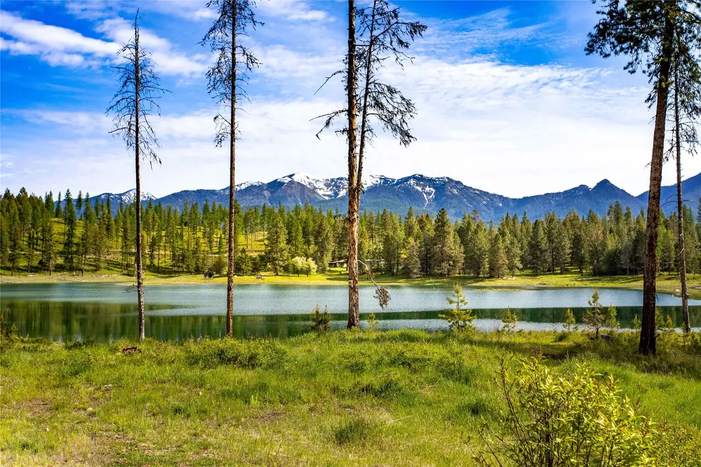 1029/1035 Lake Of The Woods Lane Bigfork MT 59911