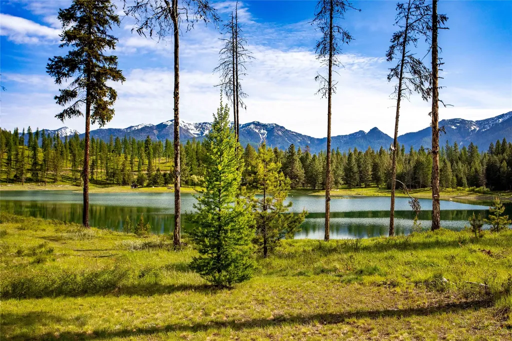 1029/1035 Lake Of The Woods Lane Bigfork MT 59911