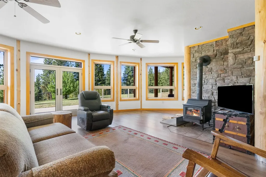 956 Falling Star Road Victor MT 59875