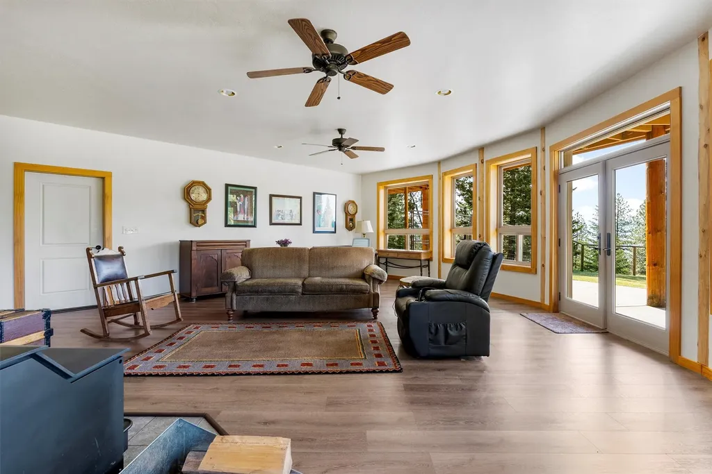 956 Falling Star Road Victor MT 59875