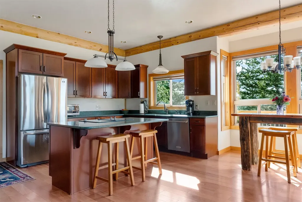 956 Falling Star Road Victor MT 59875