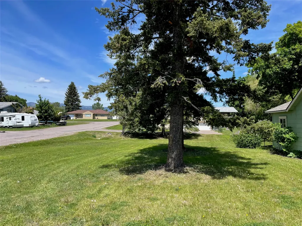 929 9th Street W Columbia Falls MT 59912