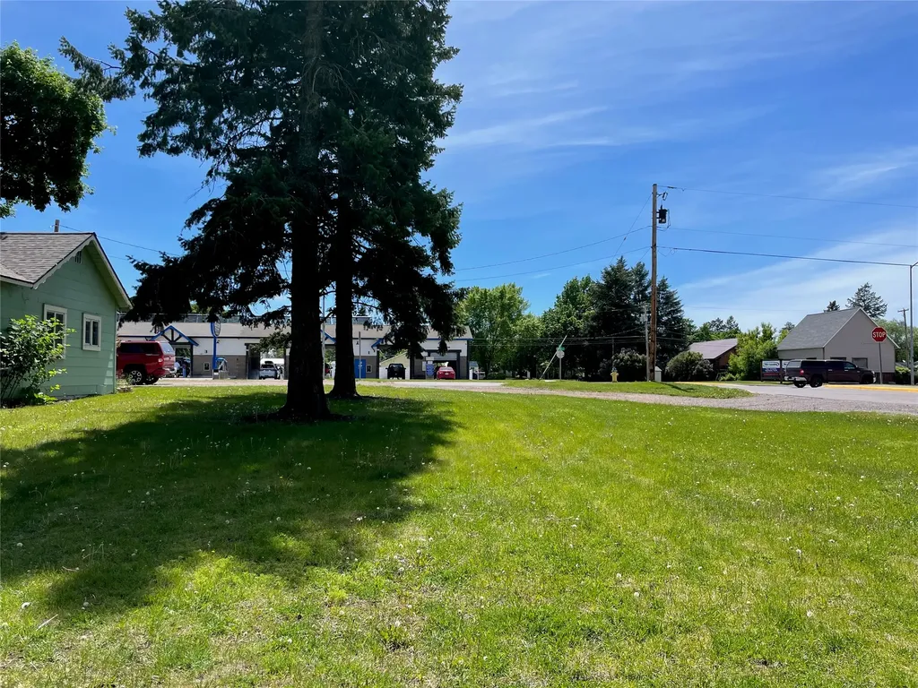 929 9th Street W Columbia Falls MT 59912
