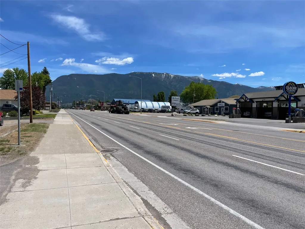 929 9th Street W Columbia Falls MT 59912