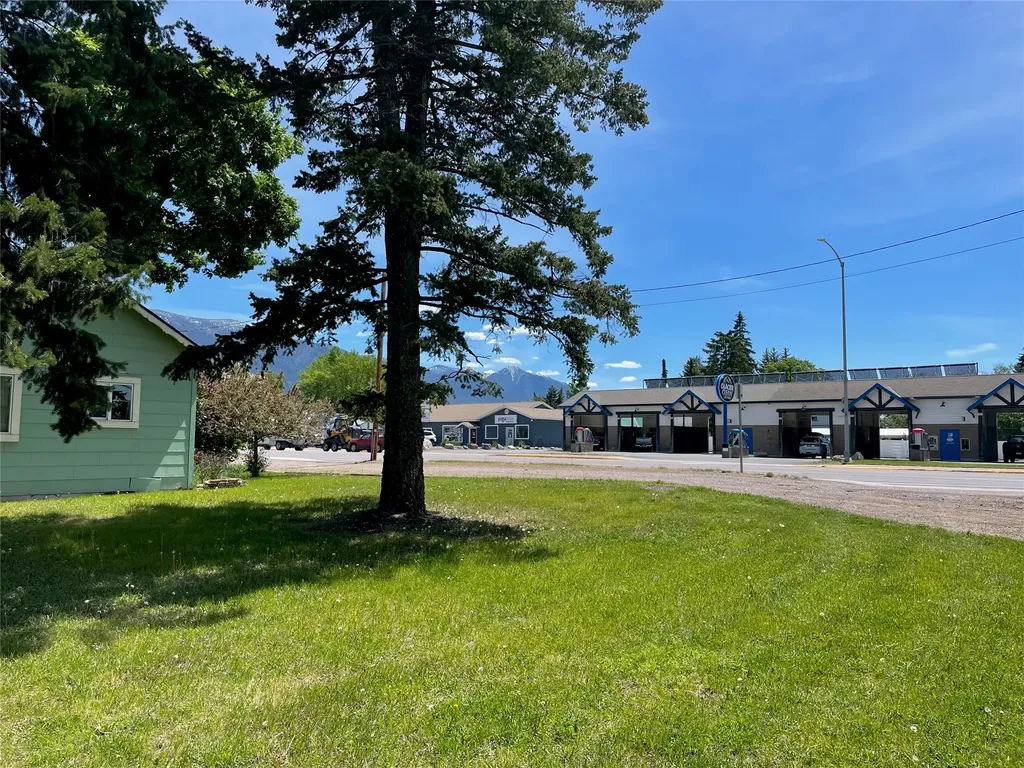 929 9th Street W Columbia Falls MT 59912