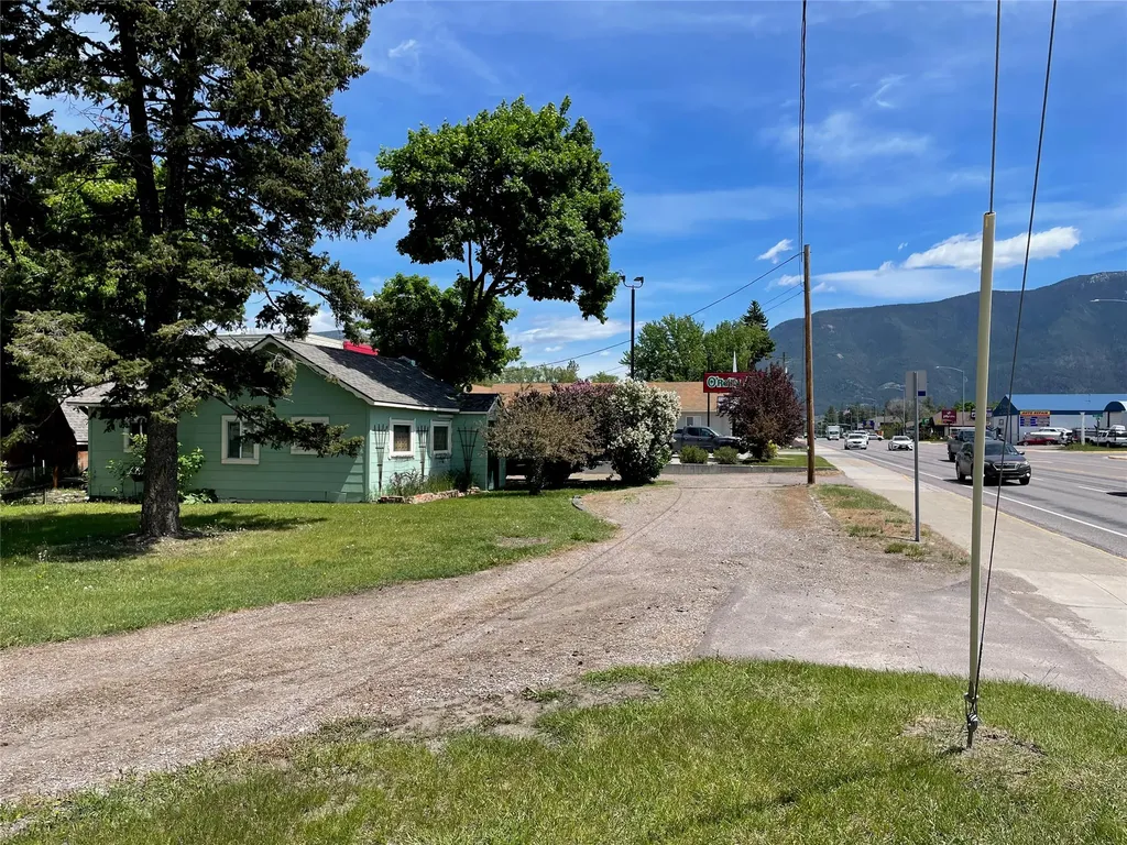 929 9th Street W Columbia Falls MT 59912