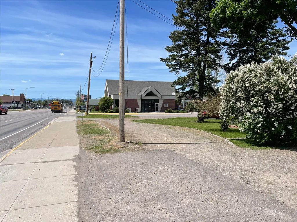 929 9th Street W Columbia Falls MT 59912