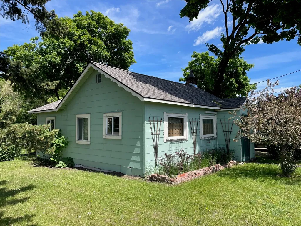 929 9th Street W Columbia Falls MT 59912
