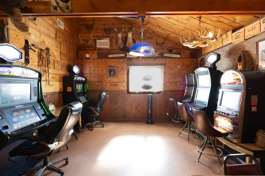 11532 Mount Highway 541 Hobson MT 59452