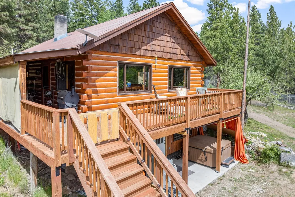 438 Blue Jay Lane Hamilton MT 59840