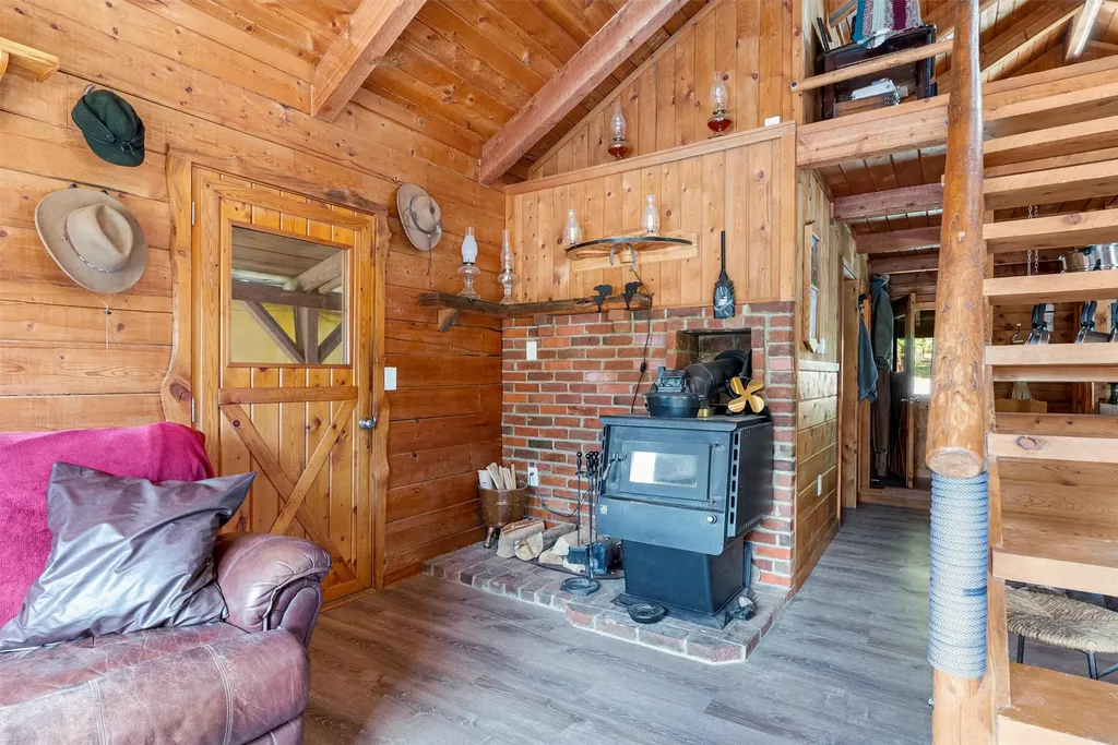 438 Blue Jay Lane Hamilton MT 59840