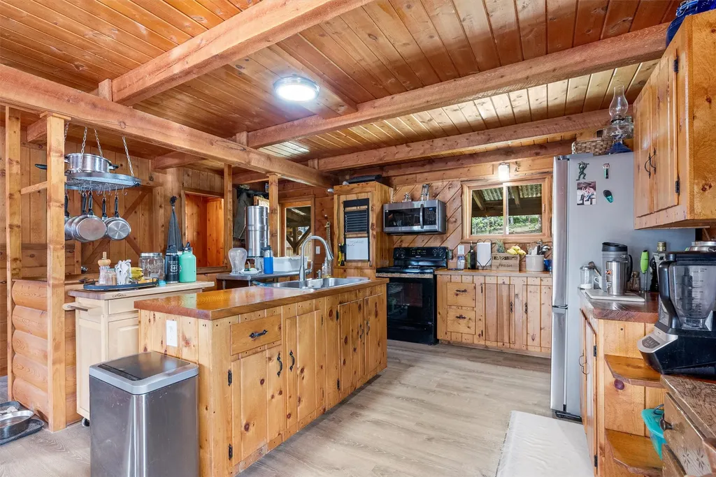 438 Blue Jay Lane Hamilton MT 59840