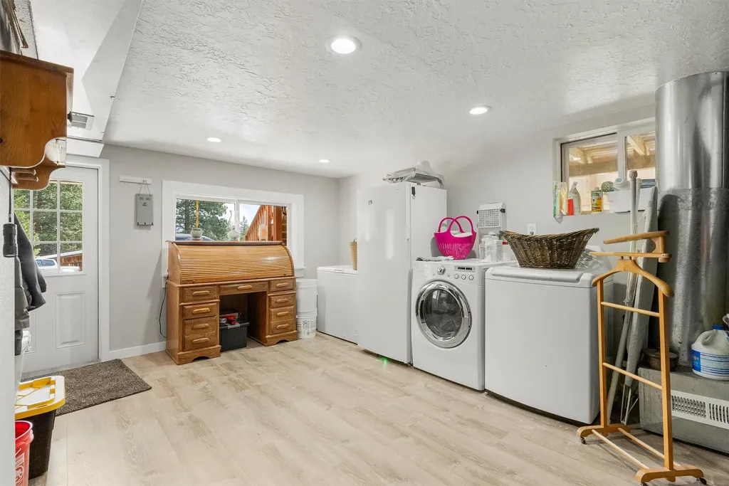 438 Blue Jay Lane Hamilton MT 59840