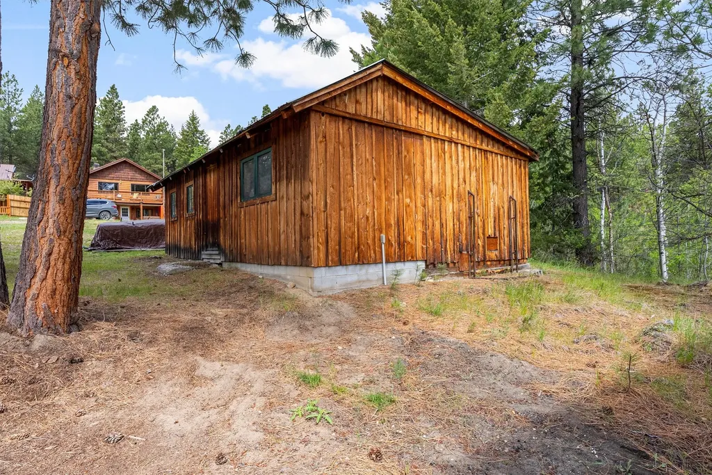 438 Blue Jay Lane Hamilton MT 59840