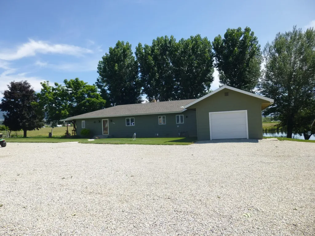 1340 Honey House Lane Corvallis MT 59828